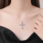 Women's PT950 Platinum Necklace - 1 Carat Moissanite Cross Pendant, Stylish & High-End Vibe, Elegant Statement Jewelry - Image 4